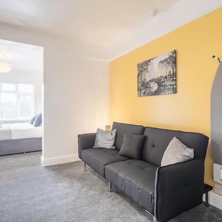 Private Room 5 With Kitchenette By Cb Stays No Minimum Stays CBG Eksteriør bilde