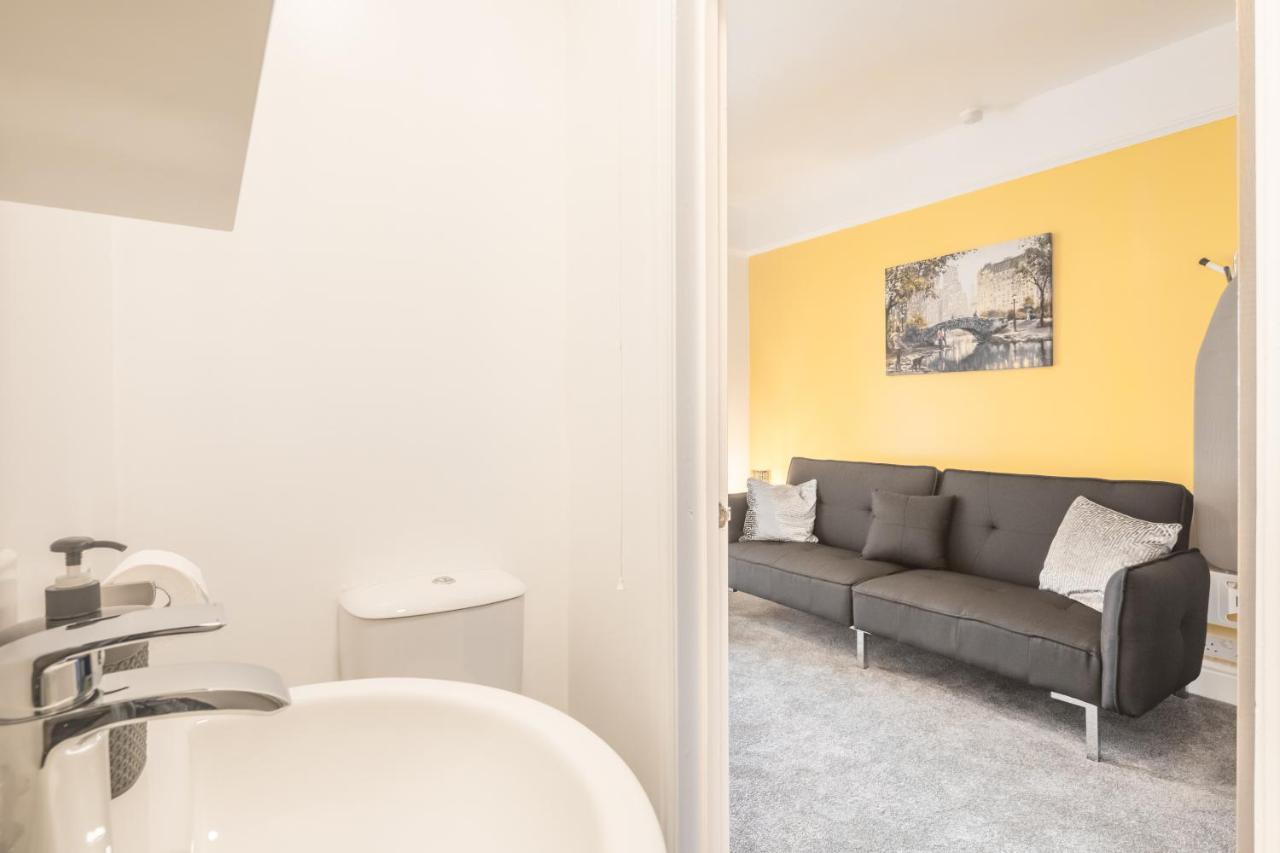 Private Room 5 With Kitchenette By Cb Stays No Minimum Stays CBG Eksteriør bilde