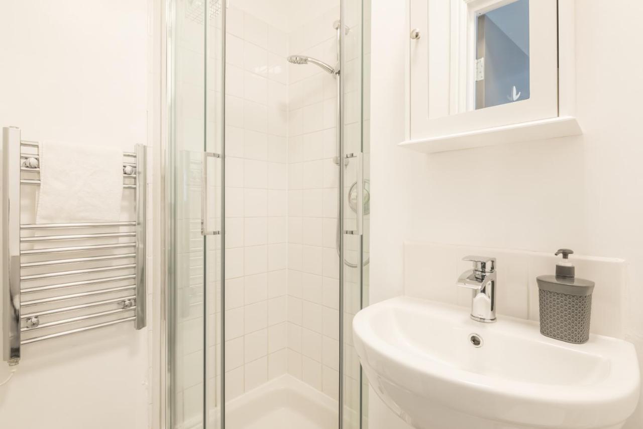 Private Room 5 With Kitchenette By Cb Stays No Minimum Stays CBG Eksteriør bilde